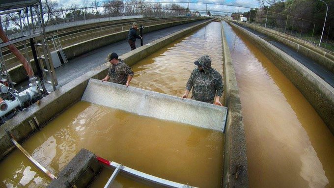 Oroville spillway crisis exposes absurdity of Jerry Brown's push for Delta Tunnels